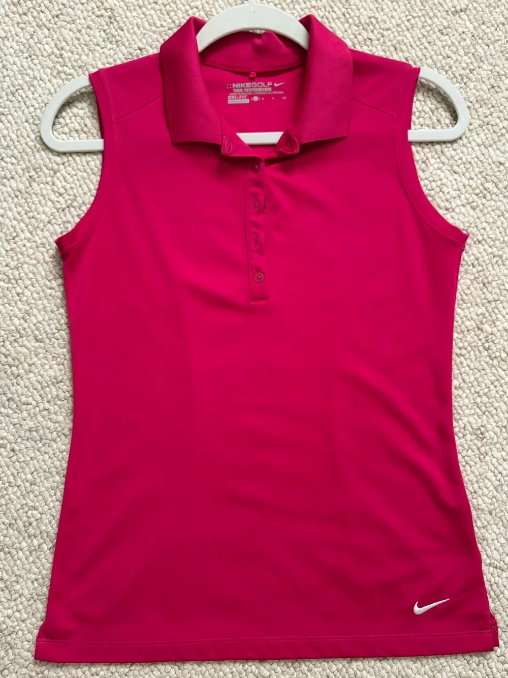 Ladies NIKE golf sleeveless top, size small